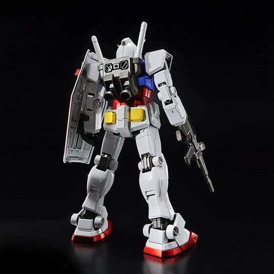 Mobile Suit Gundam Rx 78 2 Gundam Appears As Pg 1 60 Scale Gunpla With A Titanium Finish Let S Check The Exterior With Dedicated Details Anime Anime Global